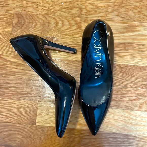 Heels - Picture 2 of 2